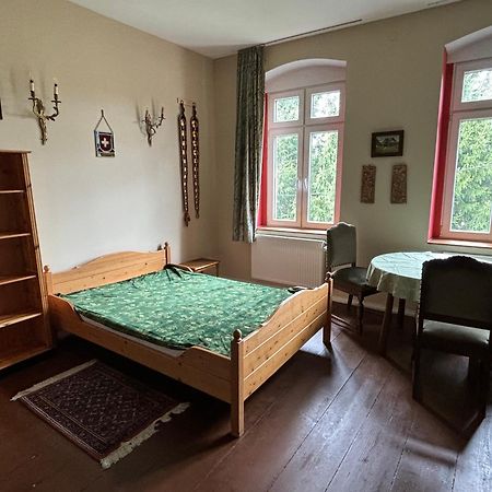 Dom Pod Orlimi Skalami - Blisko Zamku Czocha Apartment Lesna Exterior photo